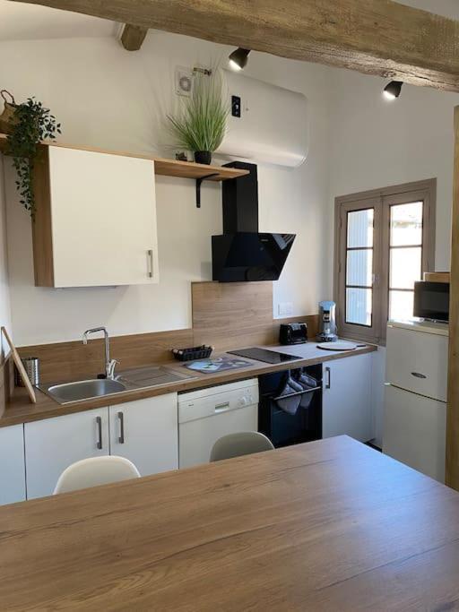 Le Petit Loft Des Halles Beziers Exterior photo